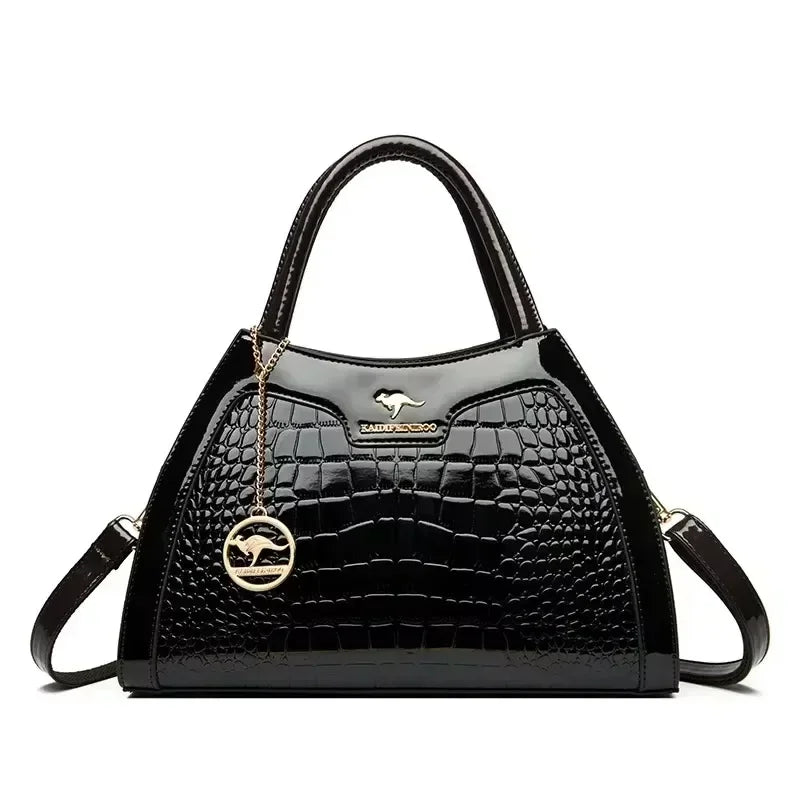 💥 31% OFF 💥 on this luxurious handbag - made of soft leather - a high-end fashion handbag.